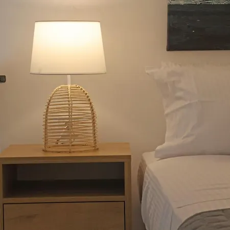 Modern Loft Syros 公寓