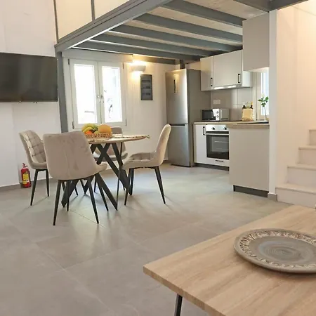 Modern Loft Syros Apartmán *