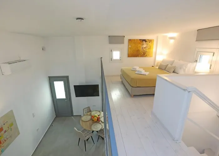 Modern Loft Syros 公寓